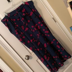 Torrid navy pants w/hot pink flowers & black foliage elastic waist w/belt size 4